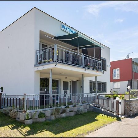 Ubytovani Bezchlebovi Hotel Český Krumlov Buitenkant foto