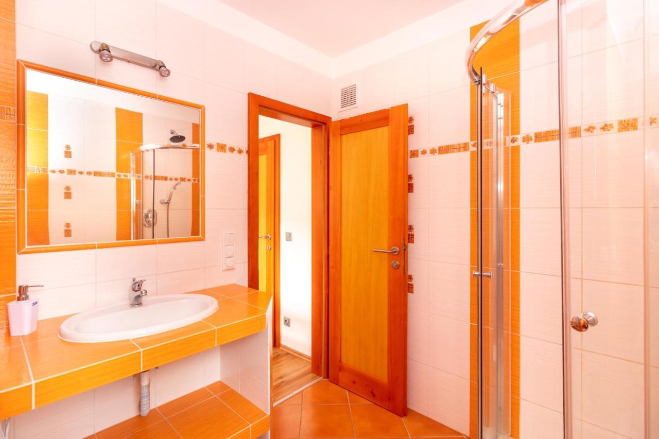 Ubytovani Bezchlebovi Hotel Český Krumlov Buitenkant foto
